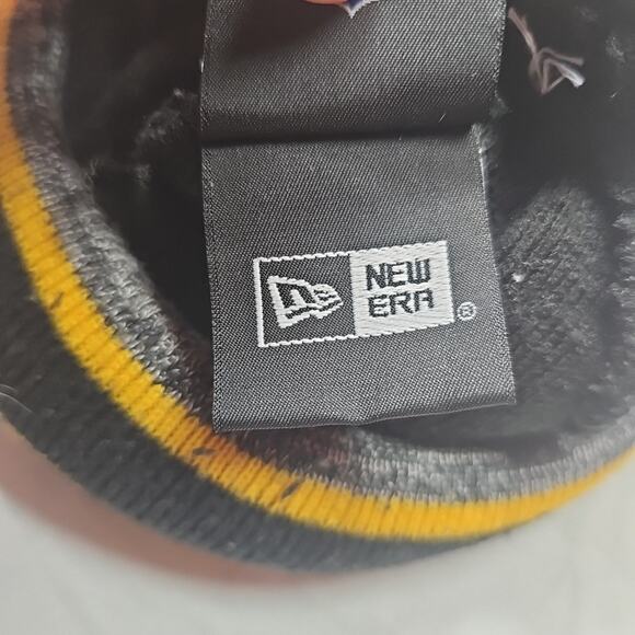 New Era NFL Pittsburgh Steelers Yellow/Black One Size Knit Football Winter Hat - Picture 5 of 5